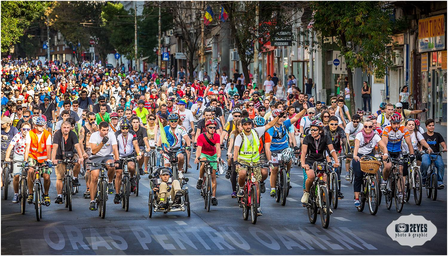 Biciclişti la marşul din Bucureşti. FOTO: 2eyes.ro