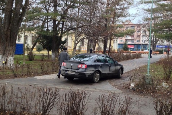 stavarache-parcheaza-in-parc-600x402