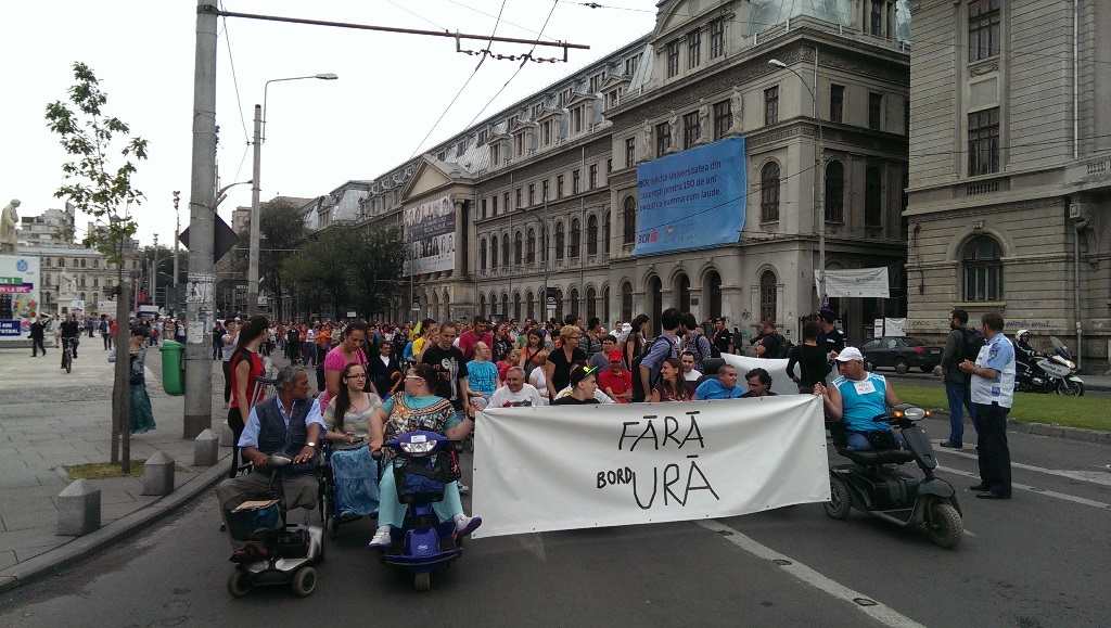 MITING: “FĂRĂ bord URĂ”, “Oprescu nu uita, Capitala nu-i a ta!”, mesajele transmise de participanți (Galerie FOTO)