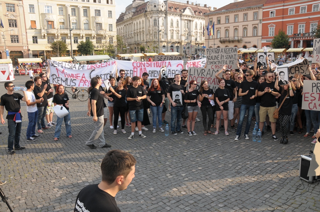 PROTEST/STUDENȚI: ”Marș Costoiu, fugi și du gunoiu!”. Pentru toamnă se anunță proteste studențești în toată țara (Galerie FOTO)