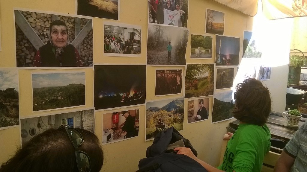 IMPLICARE. Roșia Montană a pornit prin țară: vineri la Alba, sâmbătă la Turda, joi ajunge la București. Inclusiv cu sirop de afine sau țuică de la Eugen David (GALERIE FOTO)