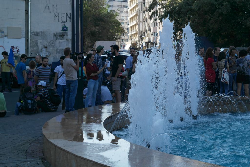 București, Piața Universității: “Ponta, Dragnea și ai lui sunt unealta Dracului”. VIDEO ȘI GALERIE FOTO