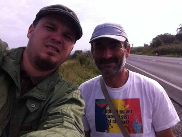 Clujenii se pregătesc să-l întâmpine pe Alexandru Popescu. GALERIE FOTO: Librar pentru o cauză și imagini de pe traseul ultimelor zile
