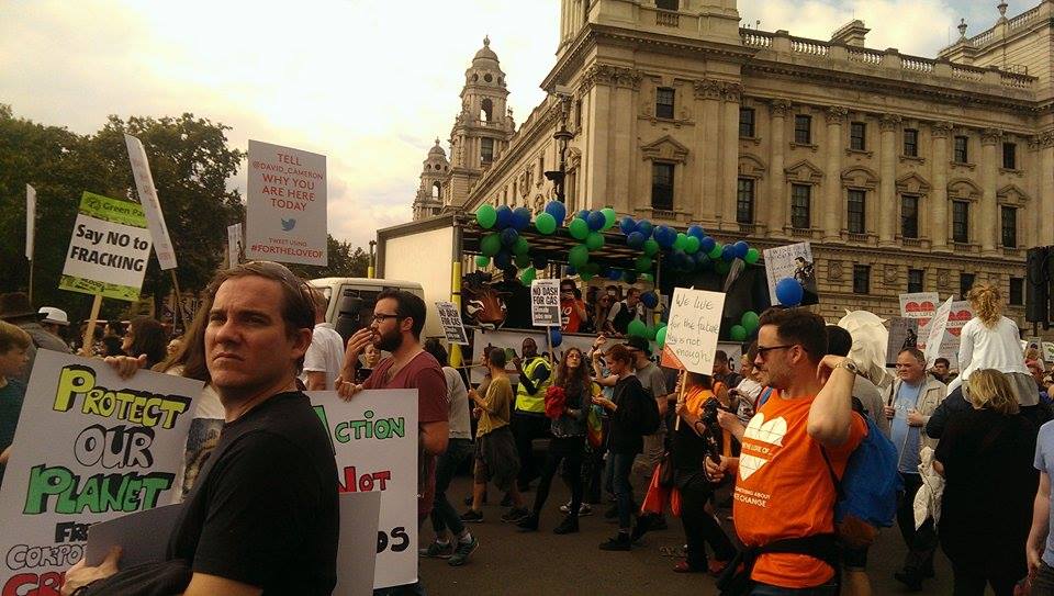 PROTEST pentru istoria omenirii: 400.000 de oameni în stradă la New York. Români la protestele de la Paris și Londra (GALERIE FOTO)
