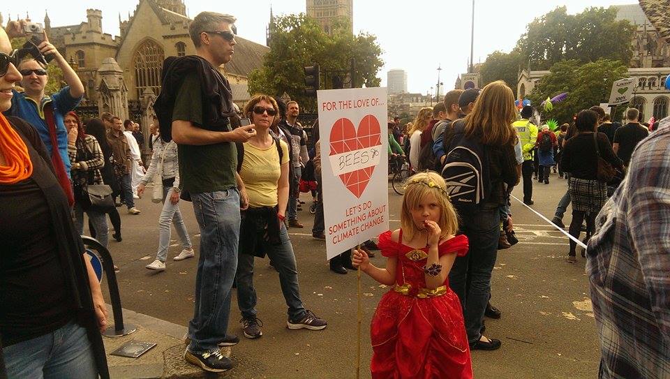 PROTEST pentru istoria omenirii: 400.000 de oameni în stradă la New York. Români la protestele de la Paris și Londra (GALERIE FOTO)