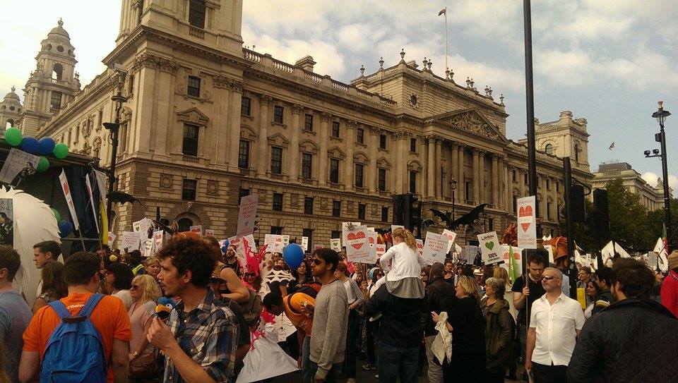 PROTEST pentru istoria omenirii: 400.000 de oameni în stradă la New York. Români la protestele de la Paris și Londra (GALERIE FOTO)