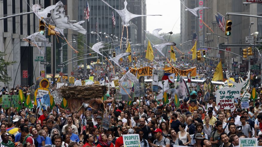 PROTEST pentru istoria omenirii: 400.000 de oameni în stradă la New York. Români la protestele de la Paris și Londra (GALERIE FOTO)