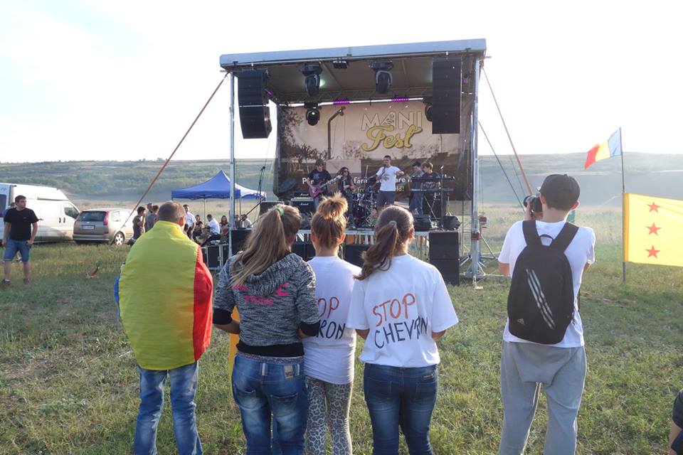 ”Totul e clar, fracturăm pe un dolar!” ManiFEST, primul festival anti-fracking din România: mărturii, înregistrări VIDEO și galerie FOTO