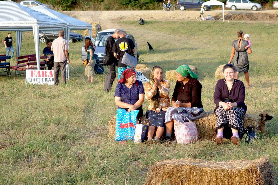 ”Totul e clar, fracturăm pe un dolar!” ManiFEST, primul festival anti-fracking din România: mărturii, înregistrări VIDEO și galerie FOTO