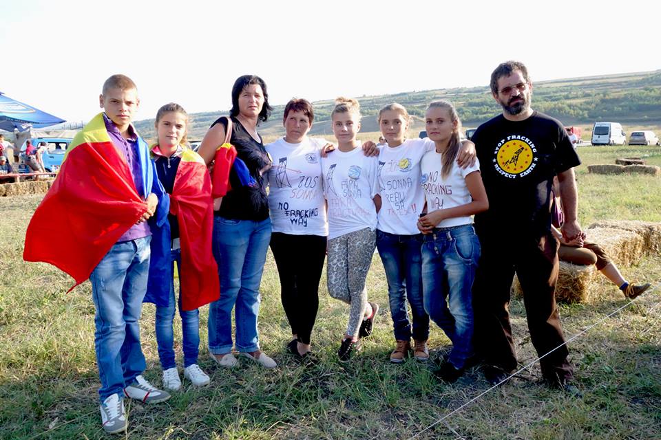 ”Totul e clar, fracturăm pe un dolar!” ManiFEST, primul festival anti-fracking din România: mărturii, înregistrări VIDEO și galerie FOTO