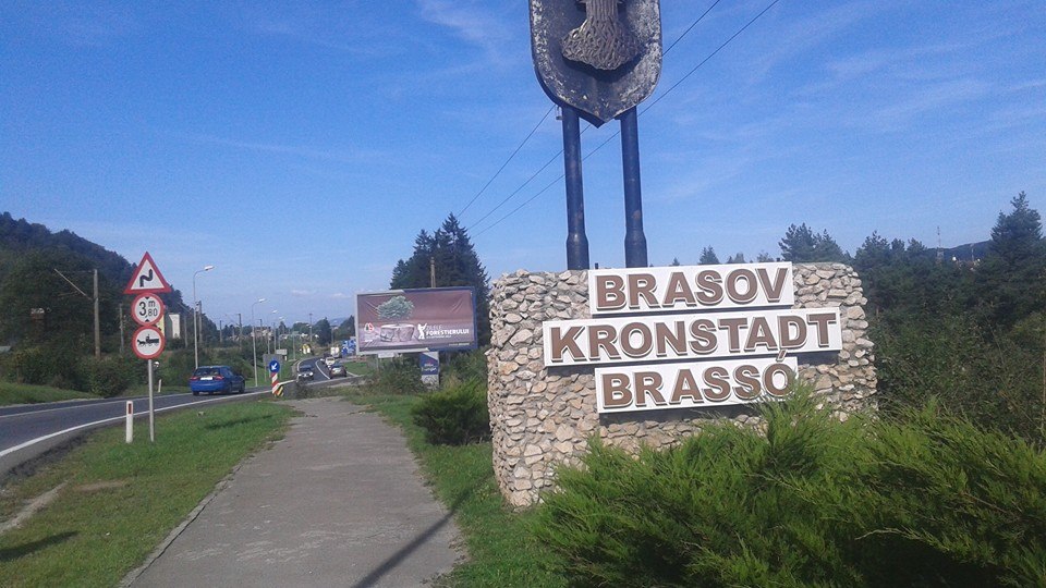 ”Am fost claxonat pe ritmul bătăilor în bidoane de la proteste”. 3.000 de km pe jos către Parlamentul European. Jurnal și galerie FOTO