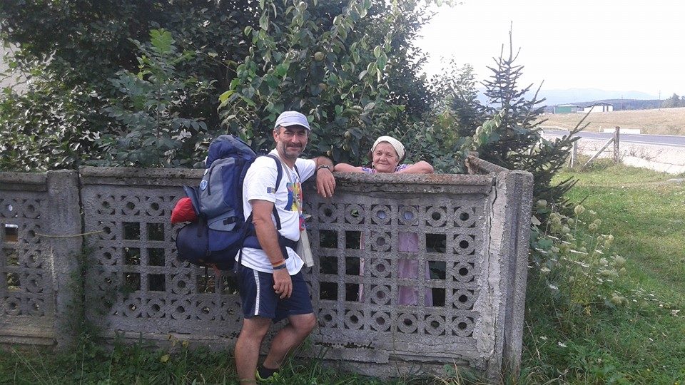 ”Am fost claxonat pe ritmul bătăilor în bidoane de la proteste”. 3.000 de km pe jos către Parlamentul European. Jurnal și galerie FOTO