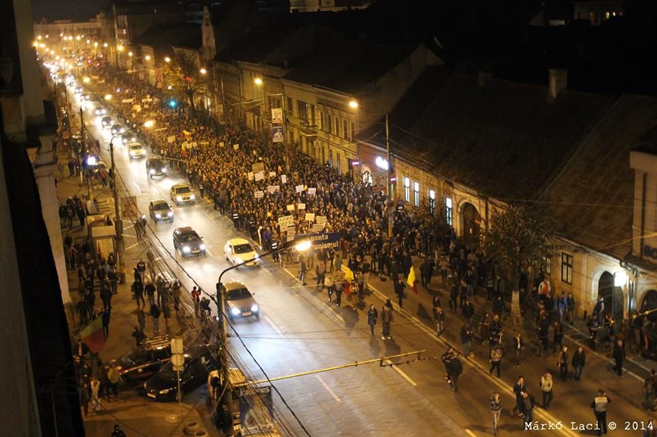 IMPRESIONANT: Peste 10.000 de clujeni la marșul de solidaritate cu diaspora. Galerie FOTO & VIDEO