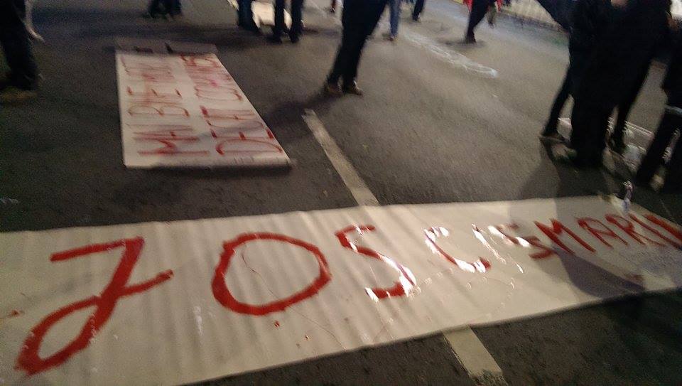 EMOȚIONANT: Sute de persoane în Piața Universității, pentru a comemora 25 de ani de la Revoluție: “Eroii nu mor niciodată!” (Galerie FOTO)