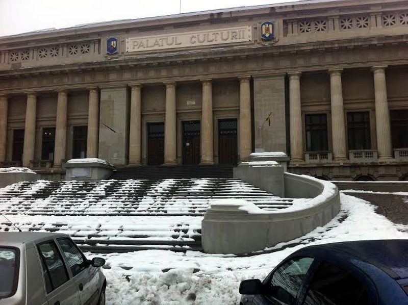 Accesul la informația de interes public și la servicii pentru persoanele cu dizabilități, un coșmar în instituţiile publice (GALERIE FOTO)