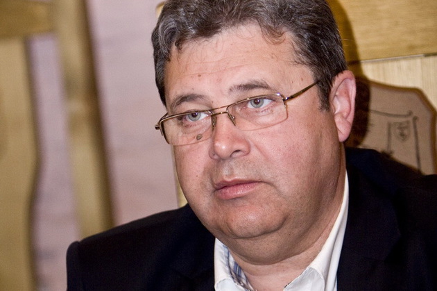 Sighişoara se pregăteşte de alegeri. Condamnat la doi ani de închisoare, primarul a pierdut orice şansă de a reveni pe funcţie