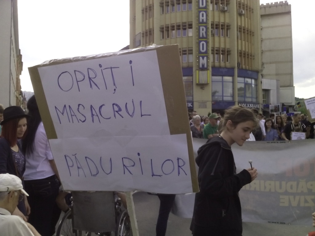 Amendă record pentru protestatarii de la Braşov: 5.000 de lei pentru că ar fi mărşăluit în afara traseului