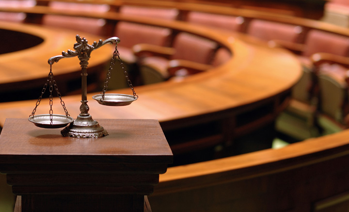 Instituţiile publice cheltuie o avere pe consultanţă juridică, deşi toate au personal specializat. Cum au răspuns solicitării România Curată