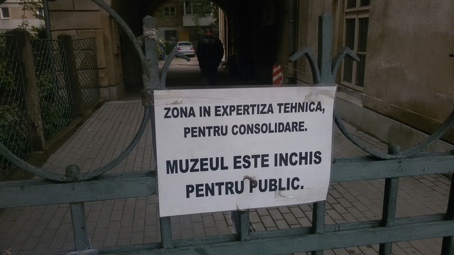 „Închis pentru public pe perioadă nedeterminată”. Clădirea Muzeului de Istorie Naturală de la Iași devine o ruină