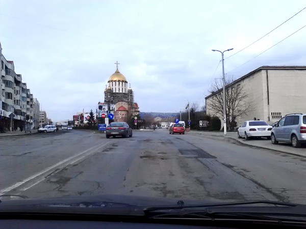 Făgărășenii au schimbat legea drumurilor naționale! Cum au determinat CNADNR-ul să le repare drumul din oraș