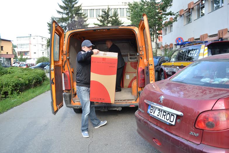 Un consilier local din Braşov a făcut o donaţie Spitalului Judeţean, după ce a simţit pe propria piele condiţiile în care stau pacienţii