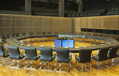 Dezbaterea pe Codul Administrativ: cum pot fi opriţi candidaţii să “fenteze” legea + Răspundeţi la SONDAJ