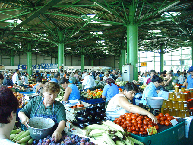 TUN pe bani publici. Cum se încearcă privatizarea marilor piețe din Capitală pe mai nimic