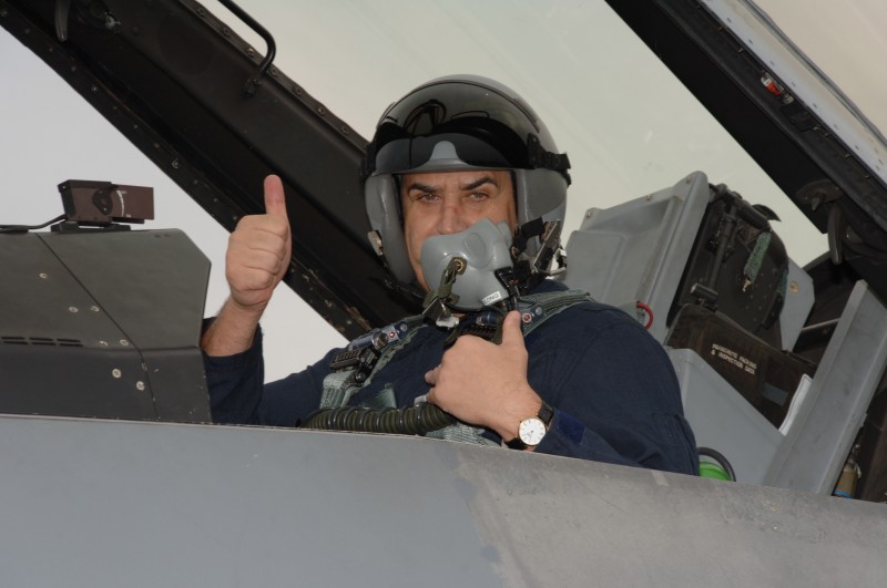 Cum a fost spălat Gabi Oprea de DNA în privința utilizării elicopterelor MApN pe post de… taxi. Tot DNA se ocupă și de dosarul privind utilizarea abuzivă a coloanelor oficiale