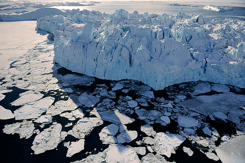 De ce sărbătorim un posibil eşec la Paris