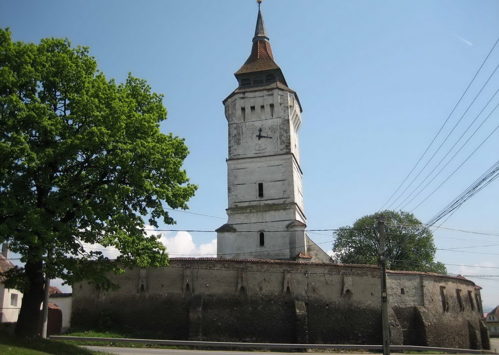 Monumentele din Transilvania se prăbuşesc pe capete. Cine răspunde pentru ele?