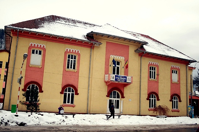 Curtea Conturi a descoperit la Piatra Neamț materiale de construcție plătite de două ori de către primărie
