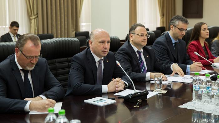 Trei condiții esențiale pentru dezvoltarea democratică a Moldovei