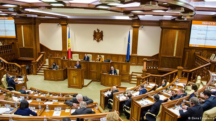 Inconştienţă? Parlamentul a votat Declaraţia privind neutralitatea permanentă a Moldovei