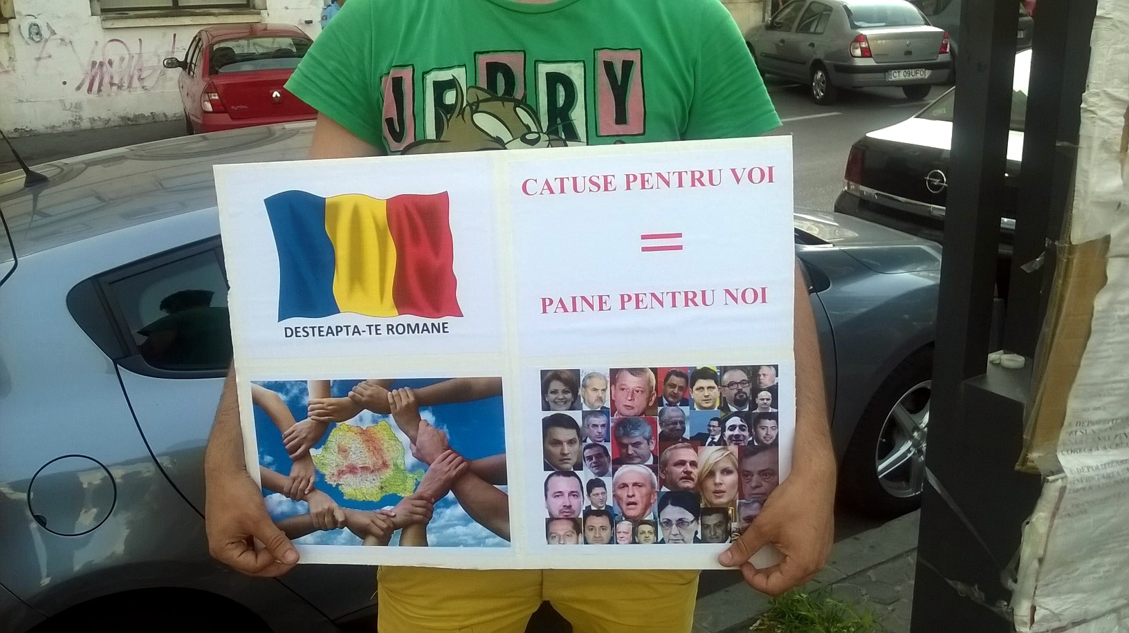 Protest la Piața Universității împotriva deciziilor Parlamentului: ”Titus Corlățean, ești o rușine pentru România/DNA te așteaptă!”