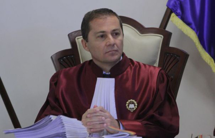 Consecinţele motivării CCR. Mai pot procurorii ancheta miniştri care fac legi?