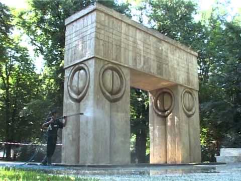 Justiţia nu e în stare să îi pedepsească pe cei care au distrus operele lui Brâncuşi, la Târgu Jiu