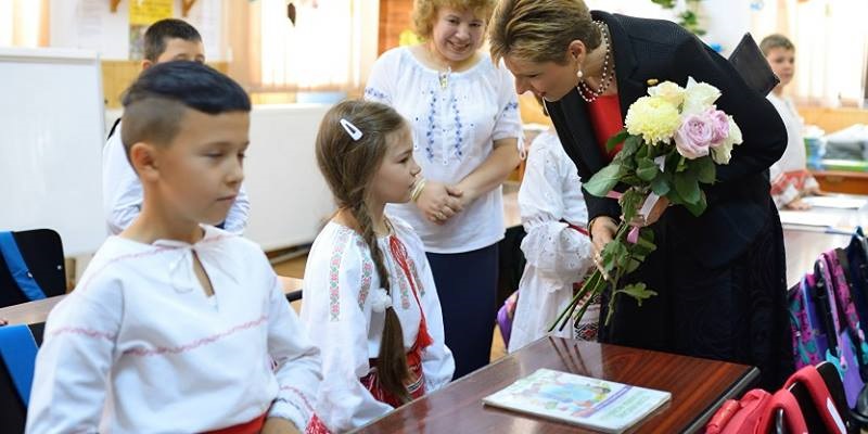 Orice fel de sluj, orice fel de plocon în fața puterii e scârbos