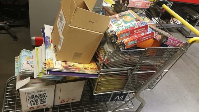 Bursele școlare sunt o bătaie de joc și nu ajung la cei care au cea mai mare nevoie de ele