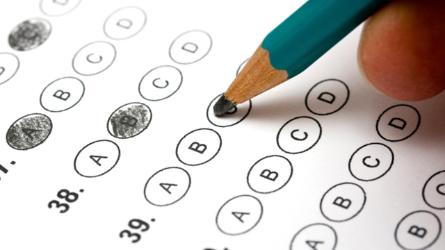 Furtună într-un pahar cu apă: grile la Bacalaureat și Evaluarea Națională