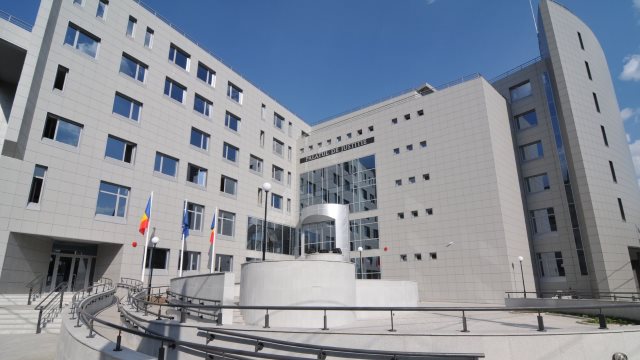 Gabriel Liiceanu & Editura Humanitas vs Liviu Antonesei & @ntonesei`s blog