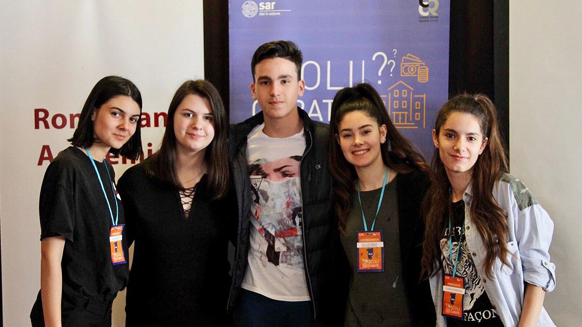 Școli curate – schimbarea în educație pe care cu toții ne-o dorim vine de la tineri