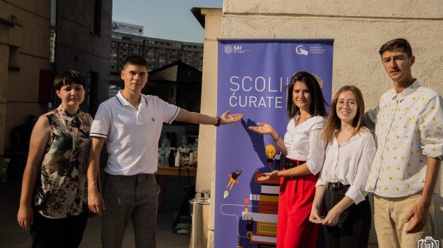 De ce NU avem burse sociale decente pentru elevii din România?