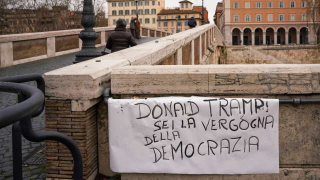 Trump a făcut din America obiectul de batjocură al întregii lumi