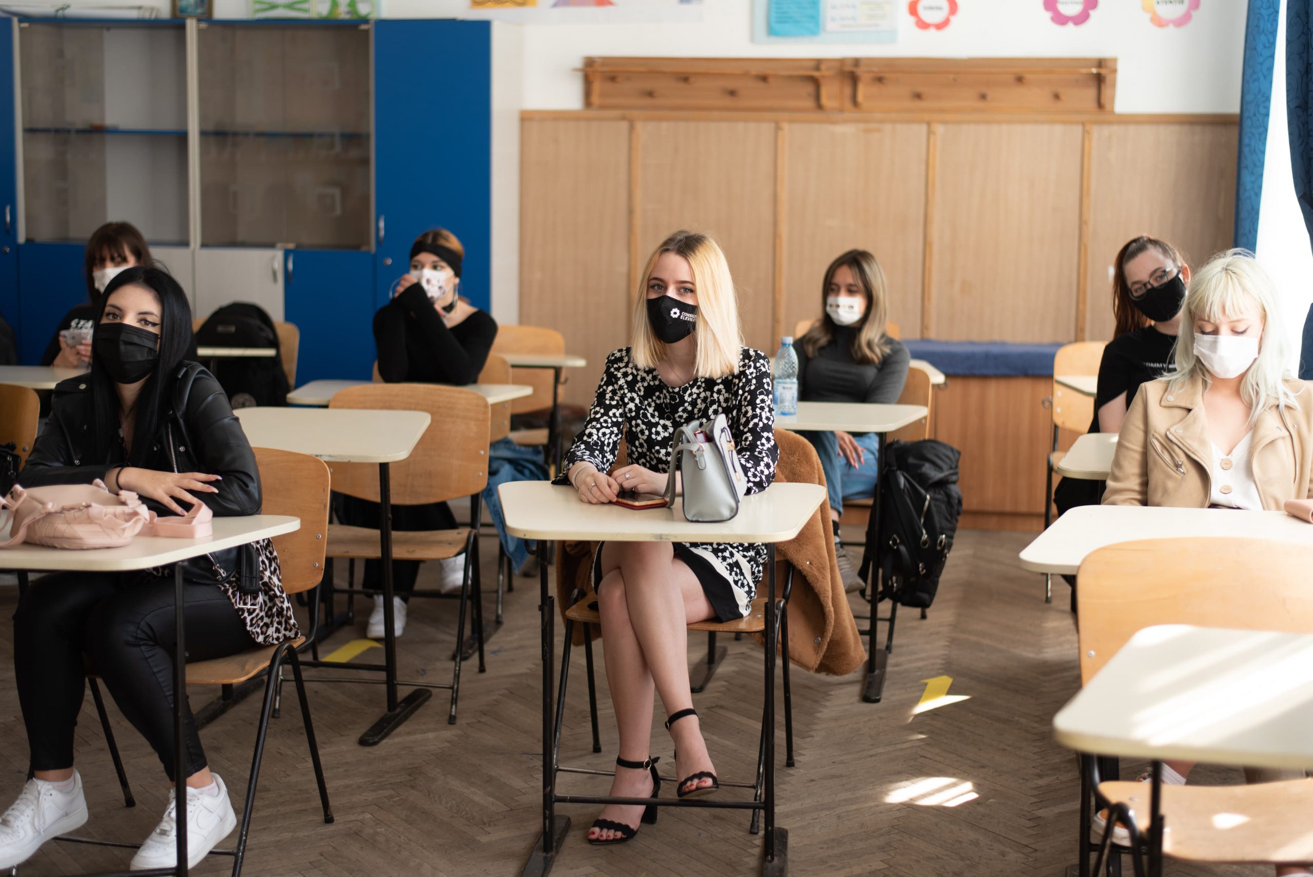 Angoasa comunicării cu autoritățile în oferirea burselor de performanță – De-a râsul-plânsul!