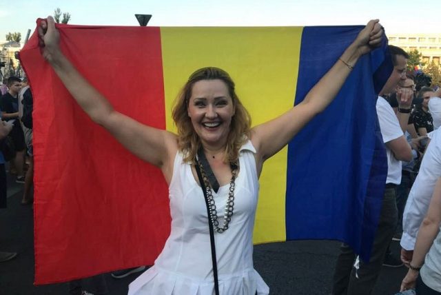 Un elev de 16 ani îi atrage atenția primarului Elena Lasconi. Bursele elevilor sunt un drept, nu un moft!