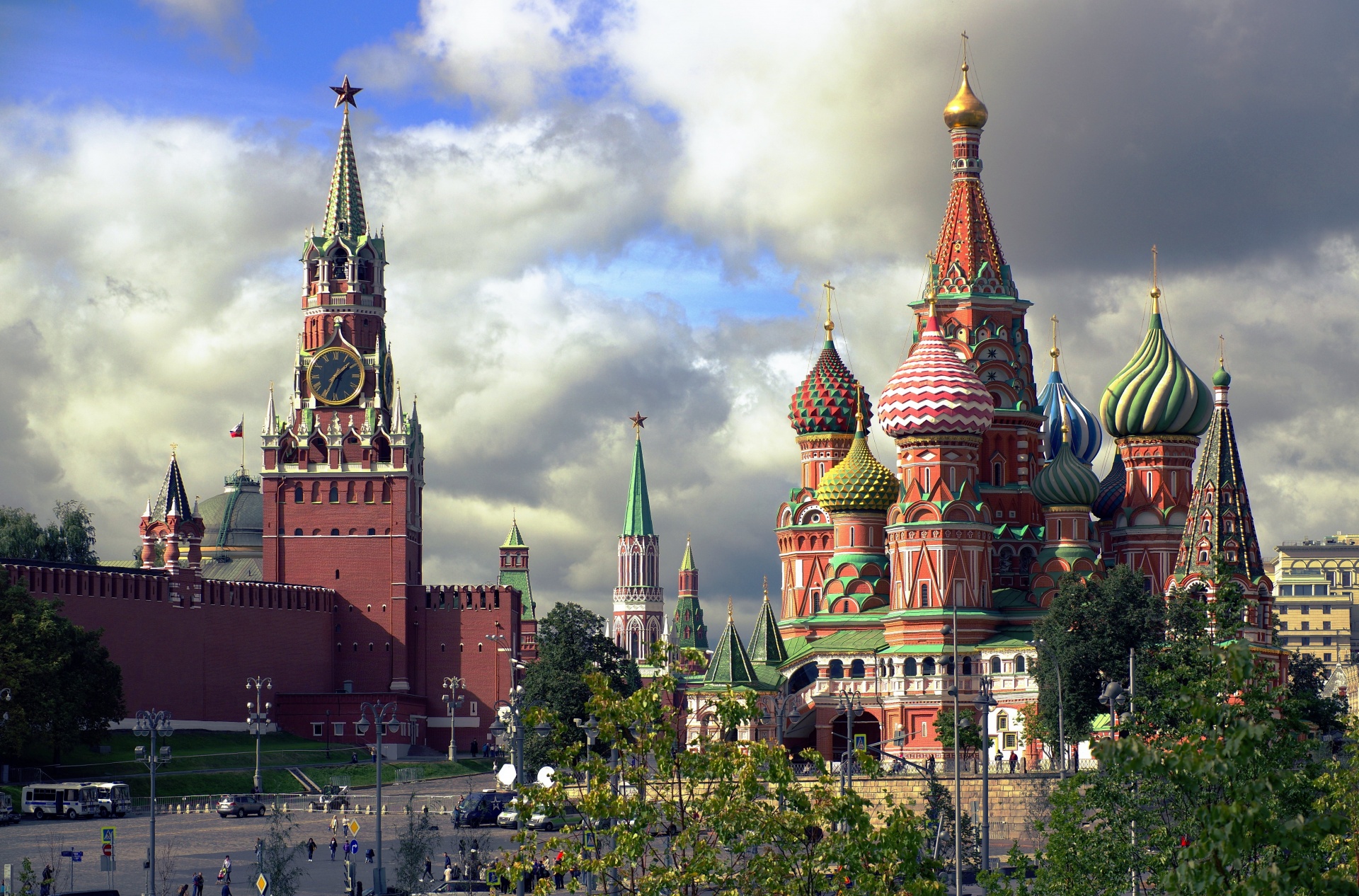 Crezul putinismului dezvoltat. Ce vrea Kremlinul cu ”Fundamentele statalității ruse”, noul curs pentru studenții ruși