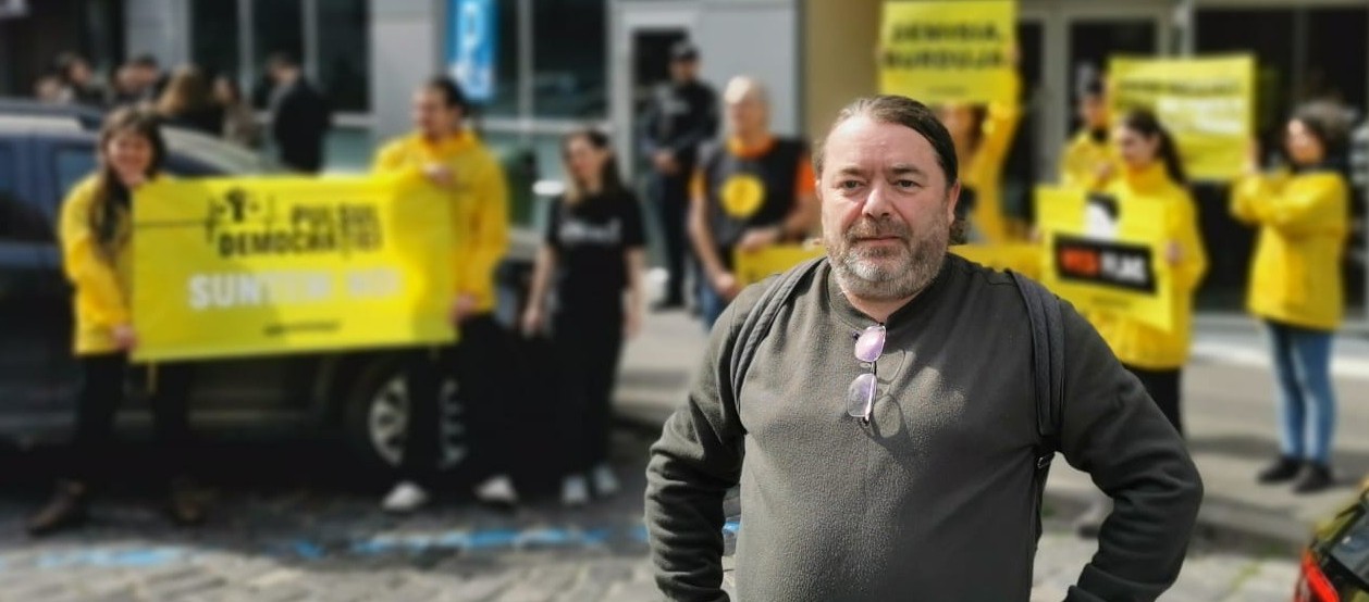 Mihai Goțiu, la protestul Declic și Greenpeace, împotriva ministrului Energiei, Sebastian Burduja. 27 martie 2025
