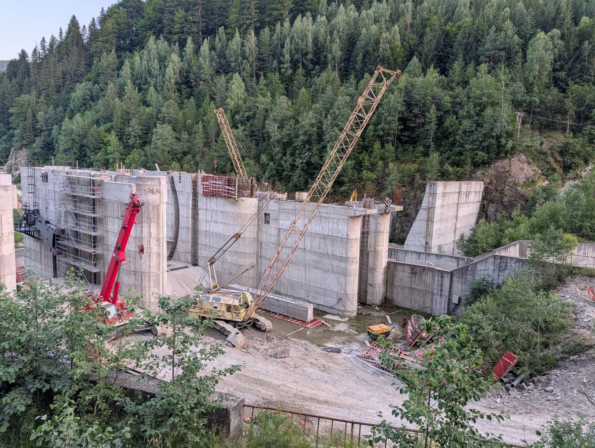 Stăvilar pe Bâsca Mare. Proiect Hidroelectrica Surduc Siriu