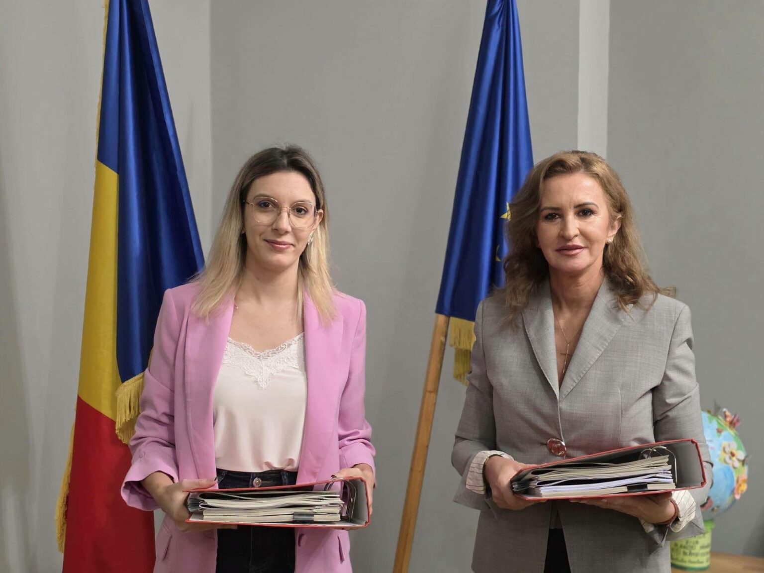 Diana Buzoianu și Natalia Intotero, predare preluare portofoliul Mediului